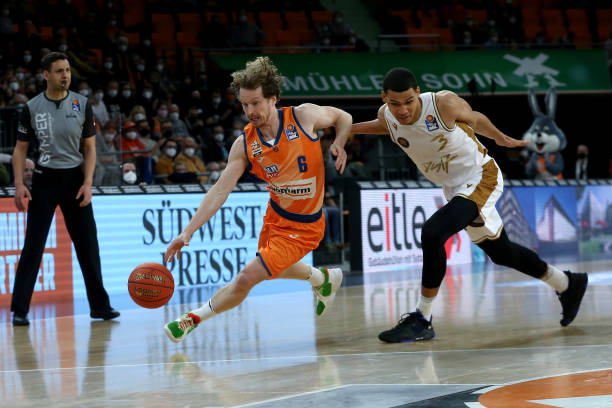 作为前锋 作为前锋